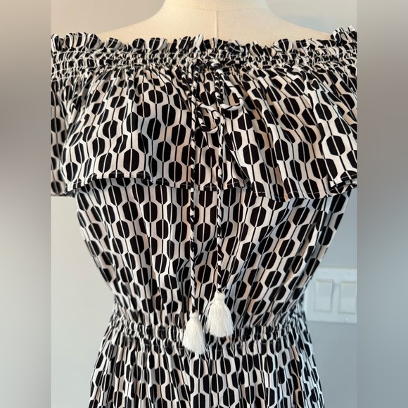 Kate Spade Black and White Geometric Print Off-Shoulder Midi Dress Size Small - Picture 4 of 7